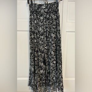 Rachel Zoe Floral Black +White Maxi Skirt. Shirted waist and high/low Hem
